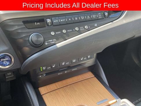 Used 2019 Lexus ES 300h w/ Accessory Package 2 FWD image 35