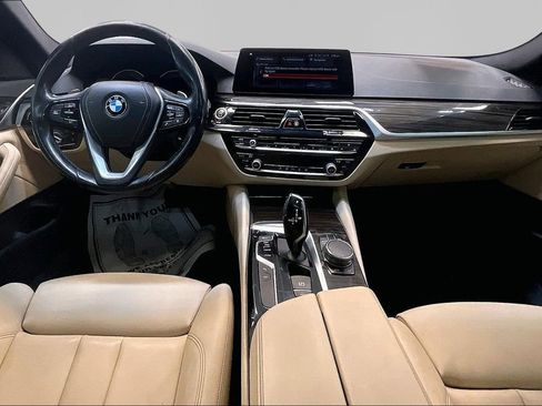 Used 2017 BMW 530i xDrive AWD/4WD image 8