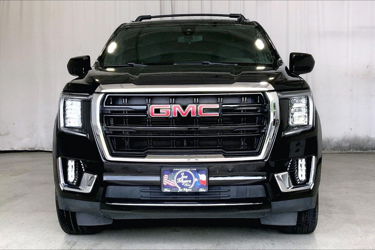 Used 2022 GMC Yukon XL SLE w/ Gmc Pro Safety Plus Package RWD image 2