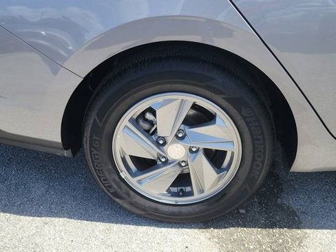 Used 2026 Hyundai Elantra SE image 5