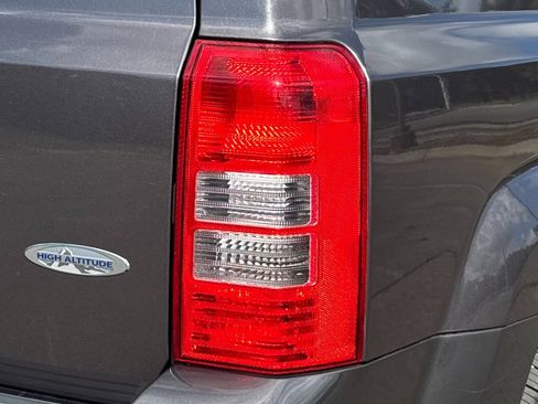 Used 2015 Jeep Patriot High Altitude image 12