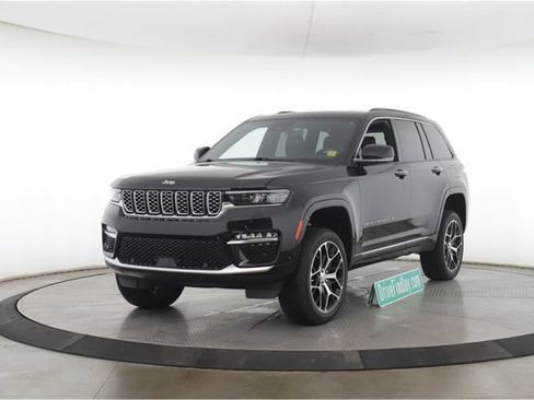 Used 2025 Jeep Grand Cherokee Summit AWD/4WD image 10