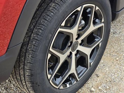 Used 2025 Jeep Compass Limited AWD/4WD image 9