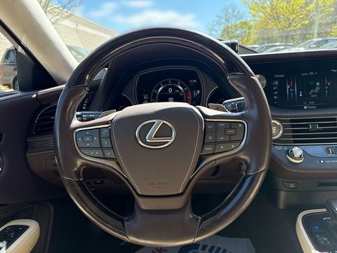 Used 2018 Lexus LS 500 w/ Interior Upgrade Package image 11