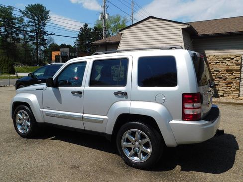 Used 2012 Jeep Liberty Sport image 5