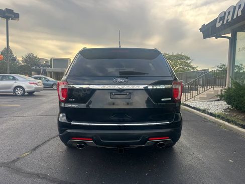 Used 2018 Ford Explorer XLT w/ Equipment Group 202A FWD image 5