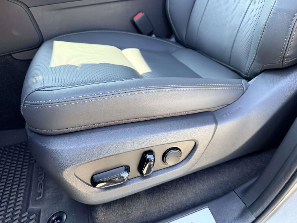 Used 2024 Lexus GX 550 AWD/4WD image 18