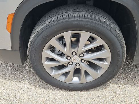 Used 2025 Buick Enclave Preferred FWD image 12