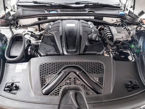 Used 2022 Porsche Macan S image 33