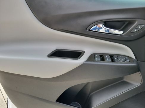 Used 2023 Chevrolet Equinox LS FWD image 19
