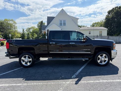 Used 2019 Chevrolet Silverado 2500 LTZ w/ Vortec Plus Package AWD/4WD image 2