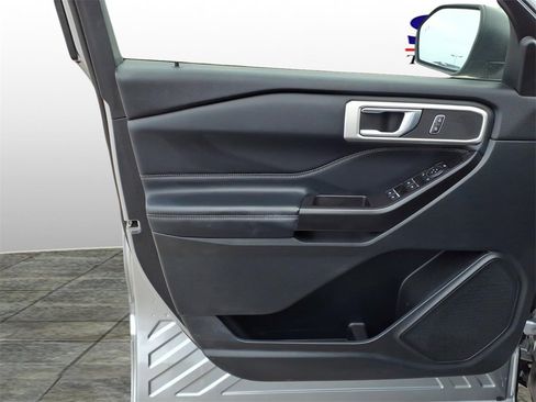 Used 2020 Ford Explorer XLT w/ Equipment Group 202A image 13