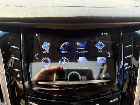 Used 2019 Cadillac Escalade Luxury AWD/4WD image 9