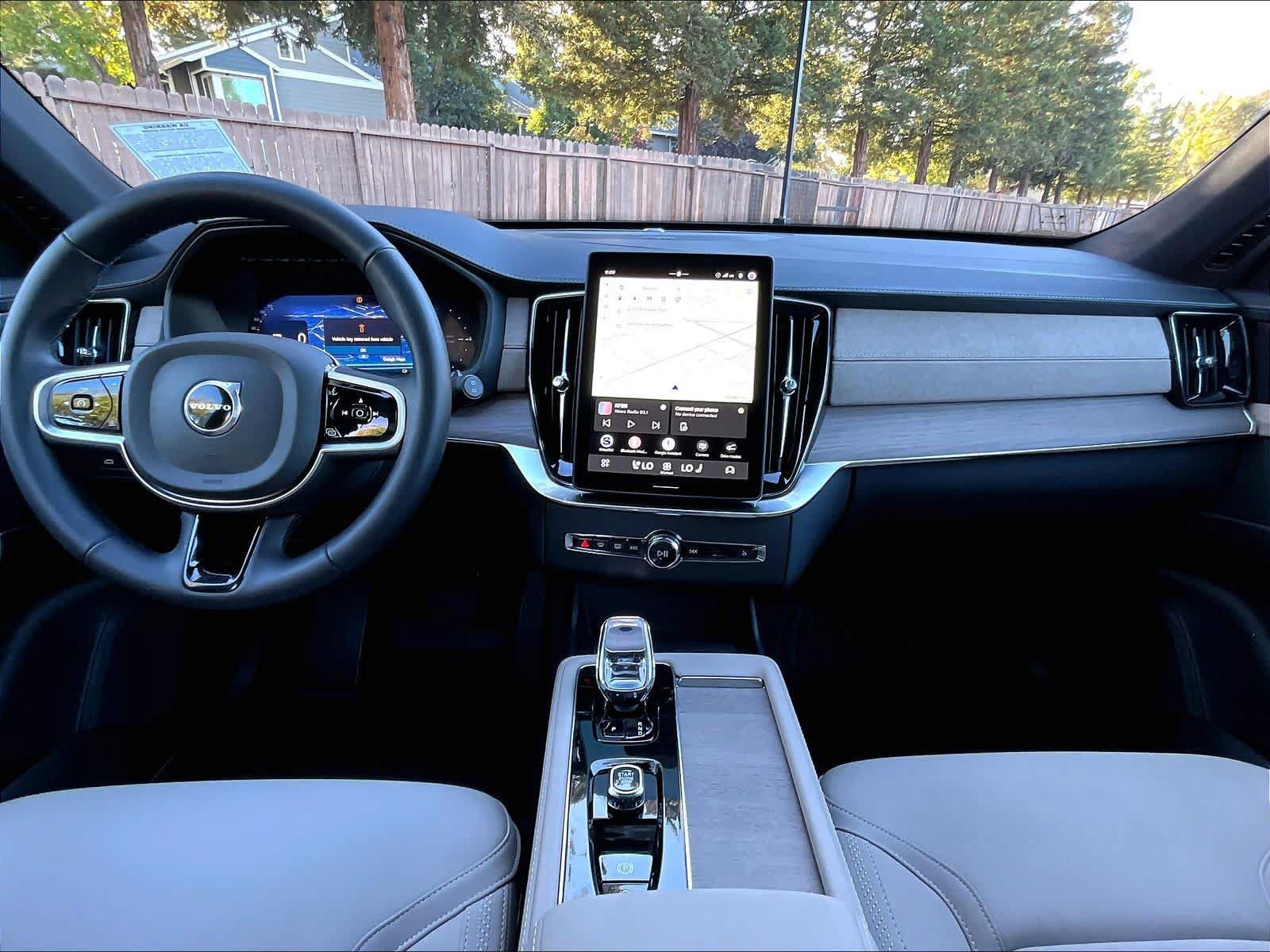 Used 2026 Volvo XC90 T8 Plus w/ Protection Package Premier AWD/4WD image 19