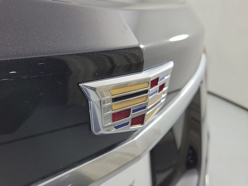 Used 2023 Cadillac XT5 Premium Luxury w/ Technology Package AWD/4WD image 8