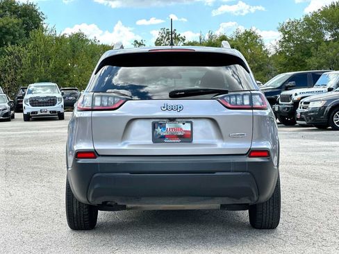 Used 2019 Jeep Cherokee Latitude Plus FWD image 14