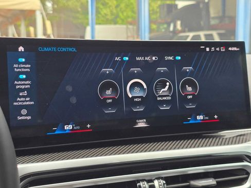 Used 2024 BMW M2 w/ Carbon Package RWD image 29
