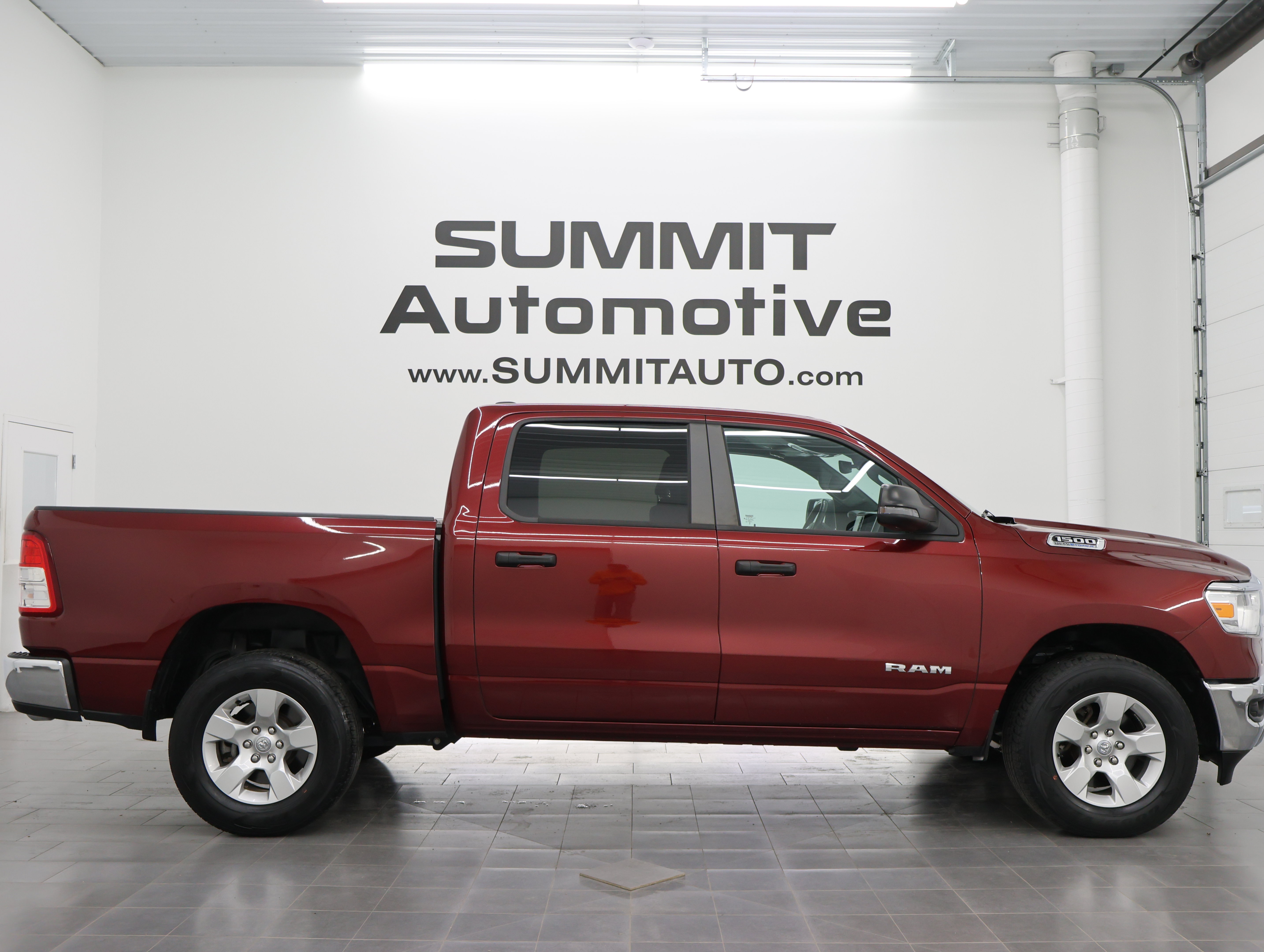 Used 2023 RAM 1500 Big Horn AWD/4WD image 1