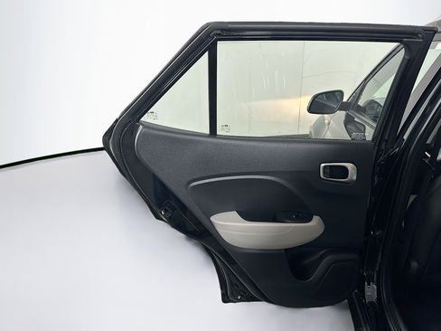 Used 2024 Hyundai Venue SEL image 27