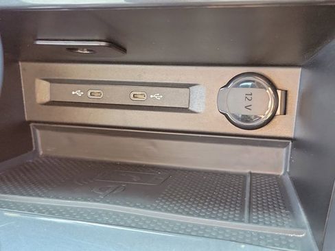 Used 2024 Volkswagen Tiguan SE R-Line image 29