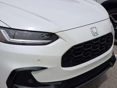 Used 2023 Honda HR-V EX-L image 8