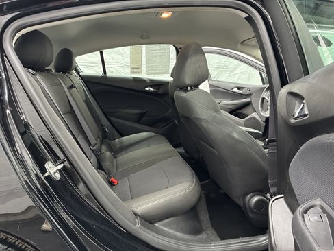 Used 2017 Chevrolet Cruze LT w/ Convenience Package FWD image 9