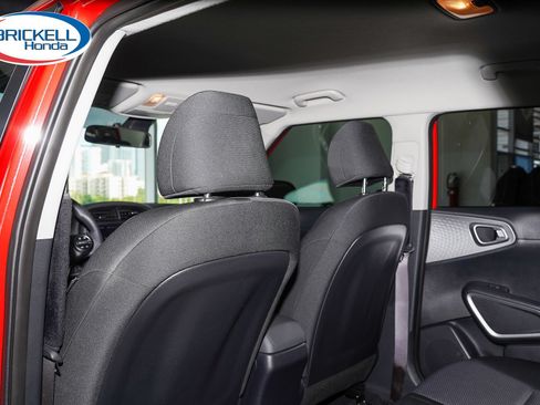 Used 2024 Kia Soul LX FWD image 17