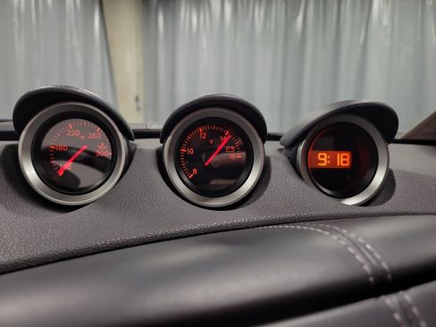 Used 2020 Nissan 370Z Sport image 19