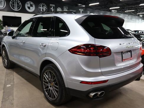 Used 2017 Porsche Cayenne S Platinum image 3