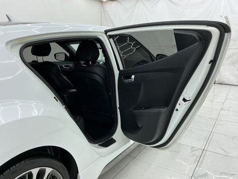 Used 2016 Hyundai Veloster Turbo FWD image 21