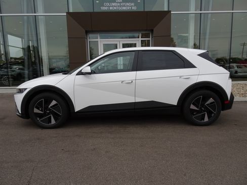 New 2026 Hyundai Ioniq 5 SEL image 2