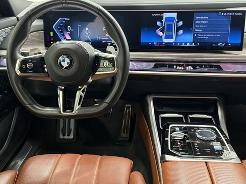 Certified 2023 BMW 760i xDrive w/ Executive Package image 30