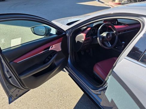Certified 2025 MAZDA MAZDA3 2.5 S Hatchback w/ Premium Pkg image 32