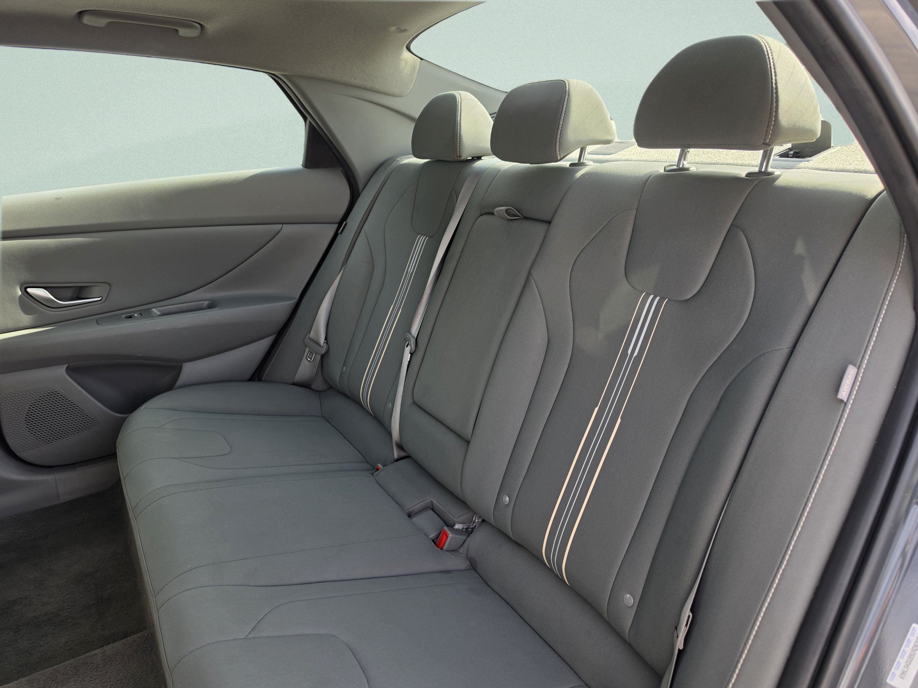 Used 2025 Hyundai Elantra SEL FWD image 21