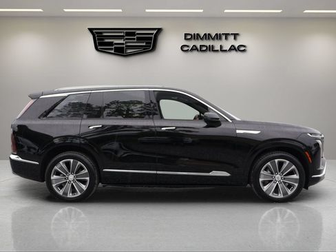 Certified 2026 Cadillac Vistiq Luxury AWD/4WD image 4