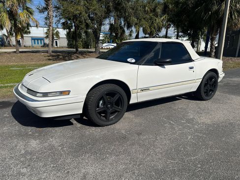 Used 1990 Buick Reatta Convertible image 1
