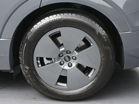 Used 2024 Audi Q8 e-tron Premium AWD/4WD image 34