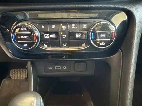 Used 2020 Buick Encore GX Essence w/ Experience Buick Package AWD/4WD image 18