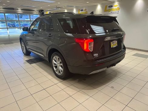 Used 2024 Ford Explorer XLT w/ Equipment Group 202A AWD/4WD image 25