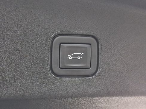 Used 2024 Cadillac Lyriq Luxury AWD/4WD image 34