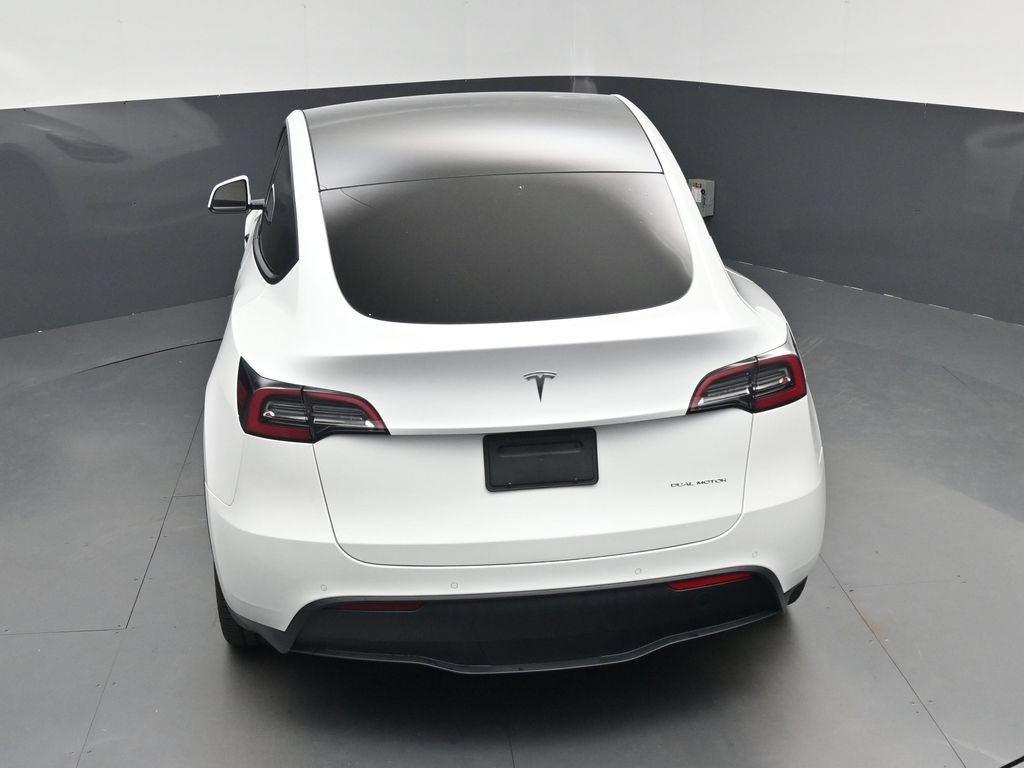 Used 2022 Tesla Model Y Long Range AWD/4WD image 23