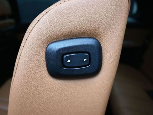 Used 2022 BMW X7 xDrive40i w/ M Sport Package AWD/4WD image 45