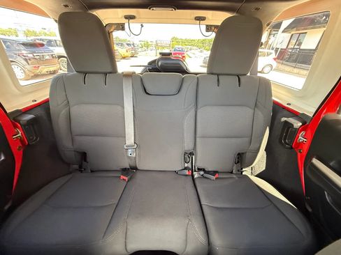 Used 2019 Jeep Wrangler Unlimited Sport AWD/4WD image 40