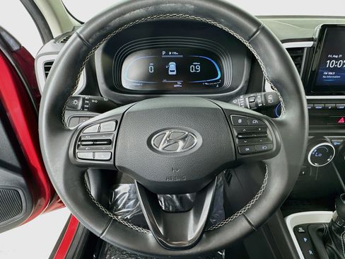 Used 2023 Hyundai Venue Limited w/ Cargo Package FWD image 11