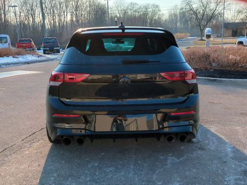 Used 2025 Volkswagen Golf R Black Edition image 7