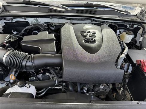 Used 2022 Toyota Tacoma SR w/ SX Package image 21