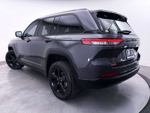 Used 2024 Jeep Grand Cherokee Limited w/ Black Appearance Package AWD/4WD image 2