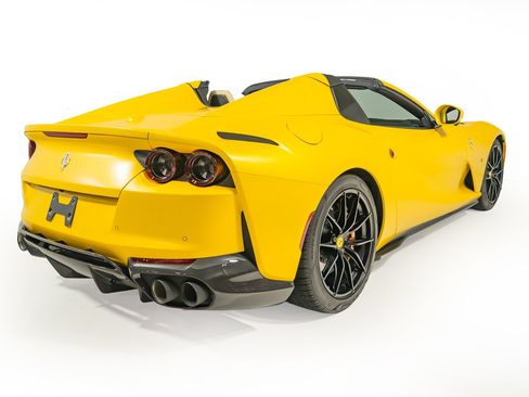 Used 2022 Ferrari 812 GTS RWD image 19