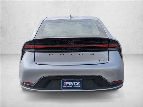 Used 2025 Toyota Prius LE image 6
