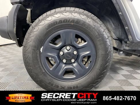 Used 2021 Jeep Wrangler Sport AWD/4WD image 9